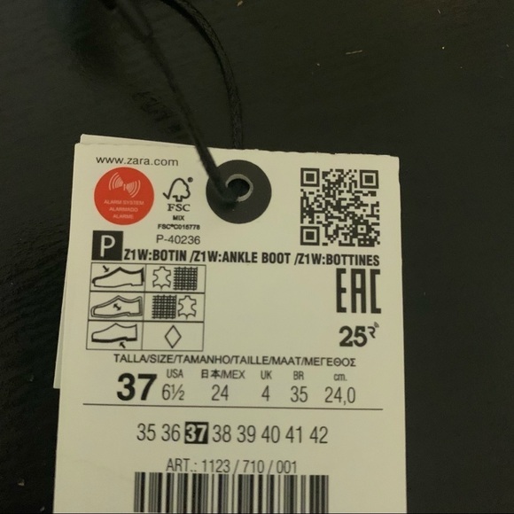 NWT. Zara White Flat Leather Ankle Boots. Size 6.5 - Picture 5 of 5